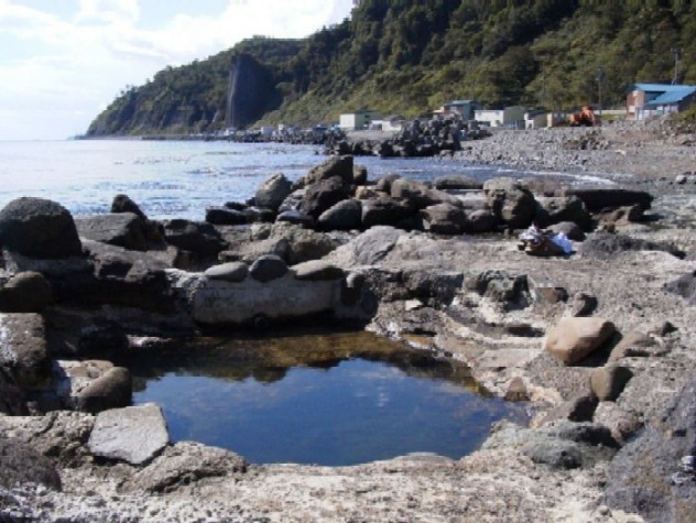 波打ち際のセセキ温泉